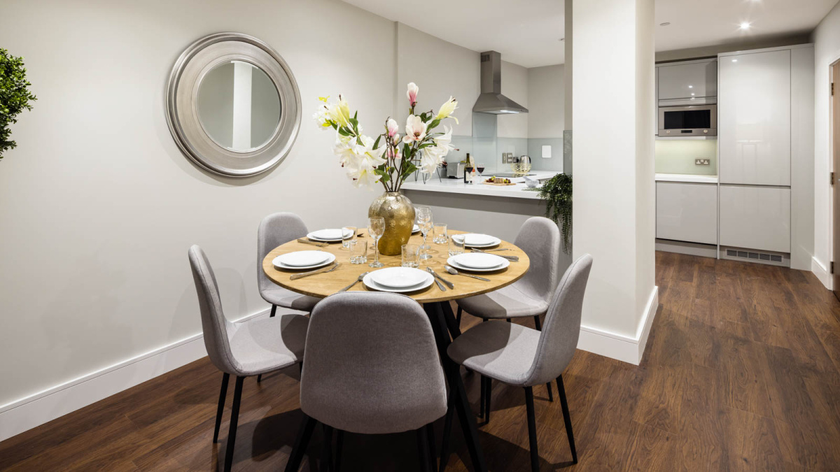 Dining area at G01 Orchard Wharf ©Galliard Homes.
